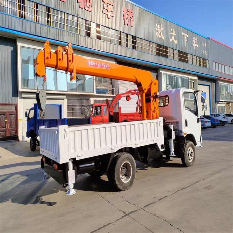 屏东市三轮随车吊定制 农用改装机自备吊中瑞长期出售