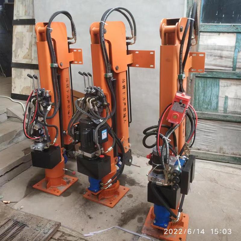 屏东市重汽蓝牌随车吊 3.2吨 国六动力强 液压驱动 农用自卸起重机